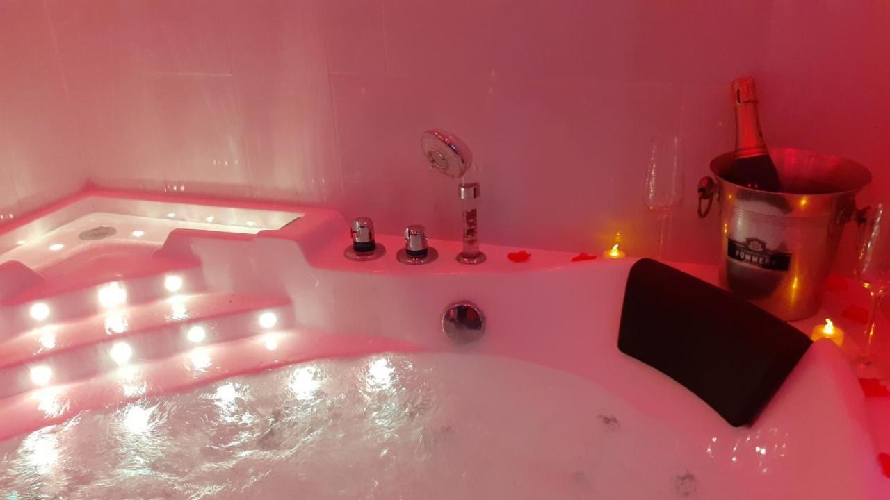 Le Bijou Appartement Avec Jacuzzi Et Sauna Privatif Terrasse Plein Sud Clim Parking Privatif Bandol Exterior foto